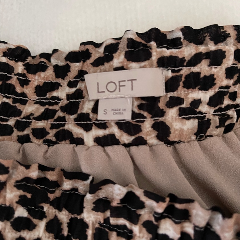 ✨LAST CHANCE✨ LOFT Leopard Print Smocked Pull On Maxi Skirt - Picture 4 of 5